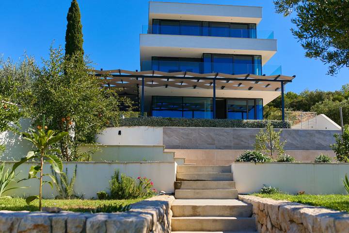 Location de vacances pour 14 personnes, avec jardin et balcon à Slano - 2