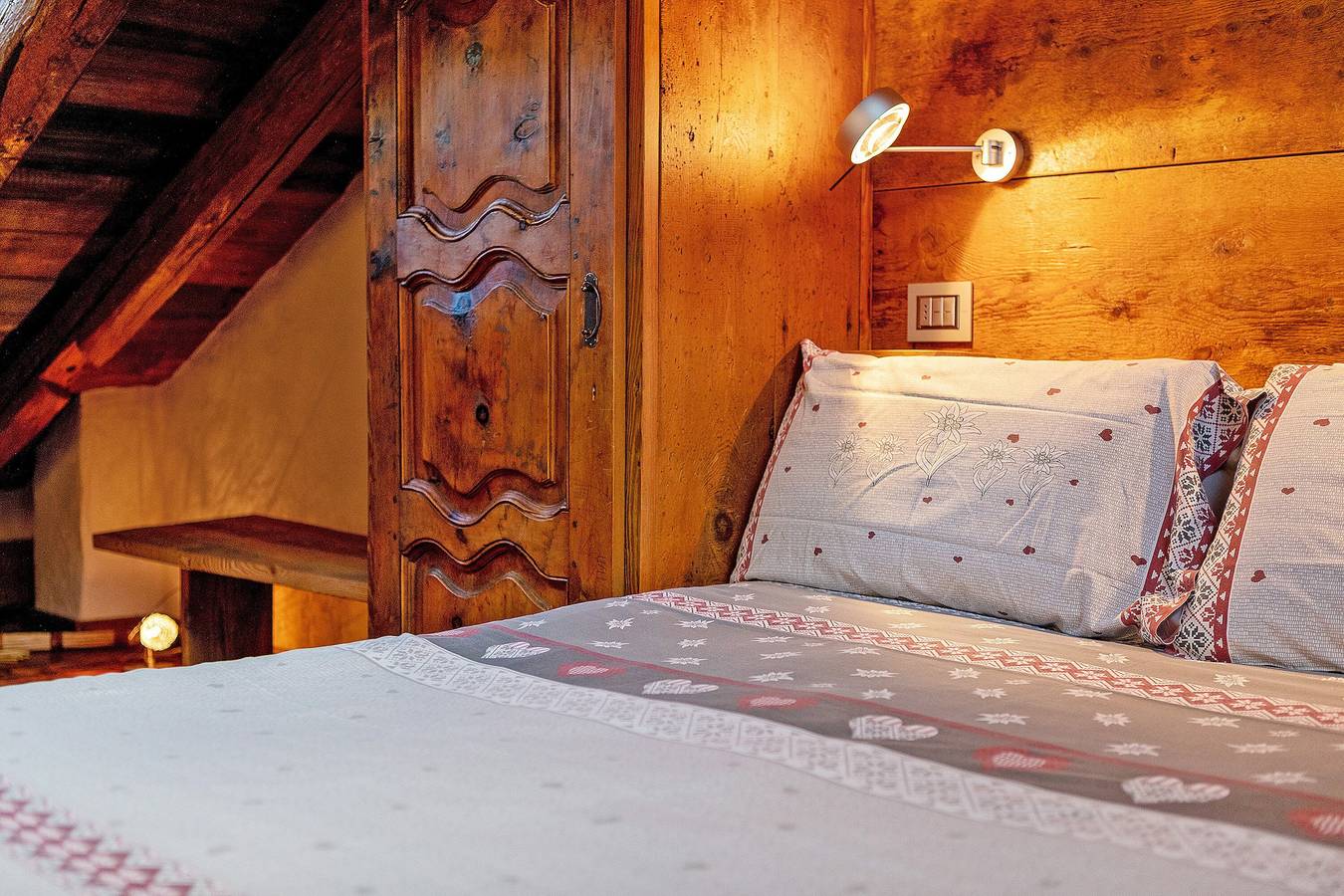 Appartement entier, Appartement '5 Coppafen' familial avec balcon in Villes Dessous, Comune di Introd