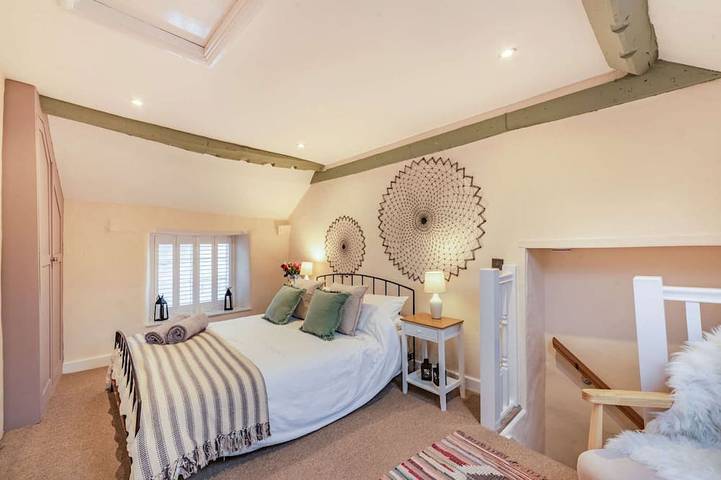 Dog friendly holiday cottage in the Cotswolds with a tranquil garden - Blenheim Cottage in Woodstock (Oxfordshire), Oxfordshire