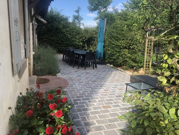 Gîte pour 10 personnes, avec piscine ainsi que jardin et terrasse dans Saint-Amand-Montrond - 3