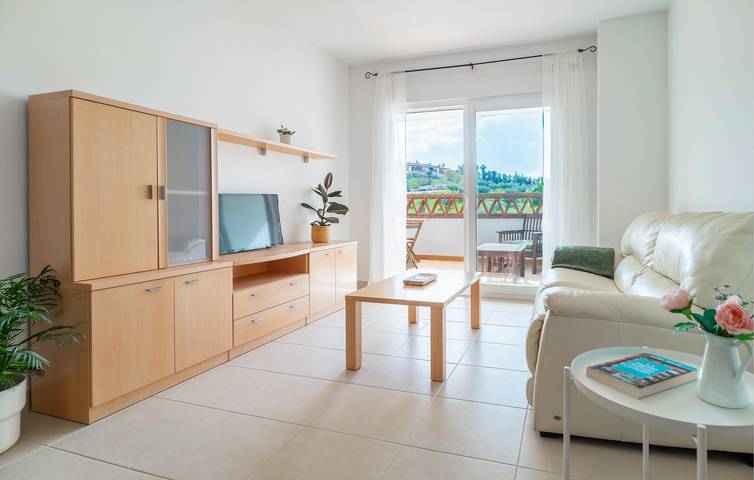 Ganze Ferienwohnung, Modernes Apartment mit Pool, WiFi in der Nähe von Restaurants - Viñuela in Alcaucín, Cordillera Penibética