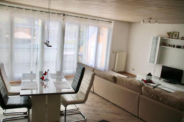 Ferienwohnung für 4 Personen, mit Balkon in Hilzingen