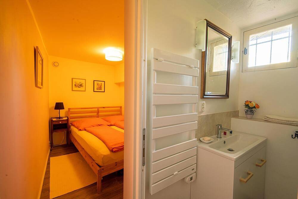 Appartement entier, Charmant appartement au coeur du vieux village, très calme, à saisir! in Biot, Côte méditerranéenne (France)