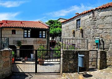 Gîte pour 4 personnes, avec jardin et vue, adapté aux familles dans Soajo