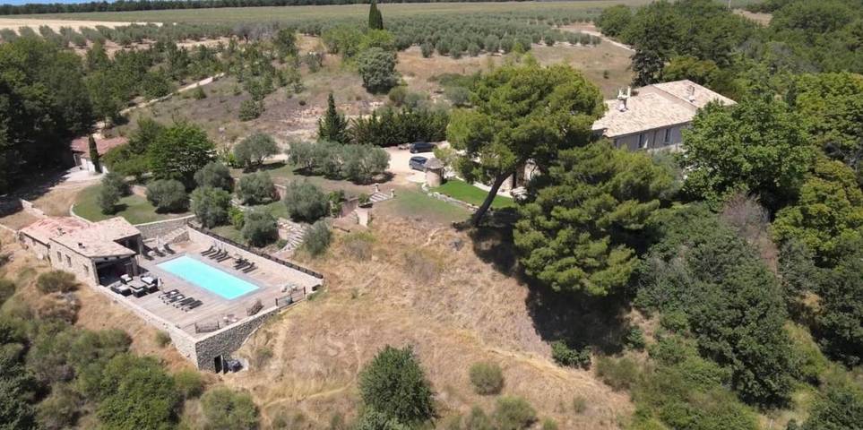 Gîte pour 2 personnes, avec terrasse et piscine à Riez - 2