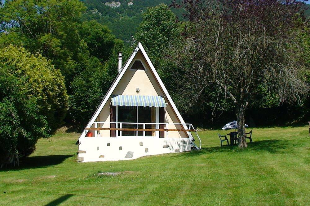 Typique chalet de montagne, pleine nature. Proche randonnées et stations de ski in Sainte Marie de Campan, Campan