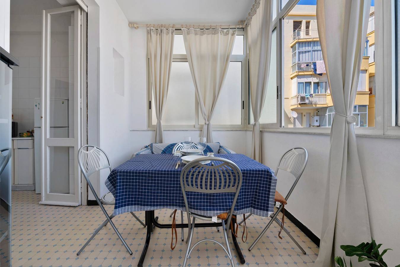 Appartamento intero, Family Comfort Appartamento Luna con Balcone, Wi-Fi e Aria Condizionata in Sant'Alenixedda, Cagliari