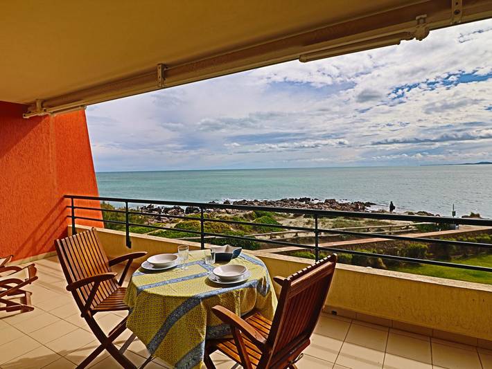 Appartement de vacances pour 4 personnes, avec piscine et terrasse