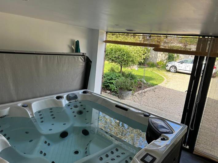 Gîte pour 4 personnes, avec jardin ainsi que piscine et jacuzzi dans Braine