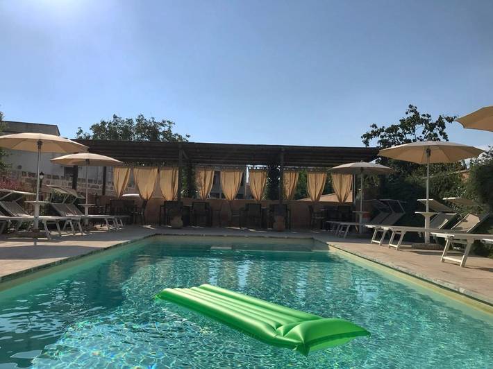 Casa vacanza per 2 persone, con Idromassaggio e Terrazza nonché Giardino e Piscina per bambini a Spongano