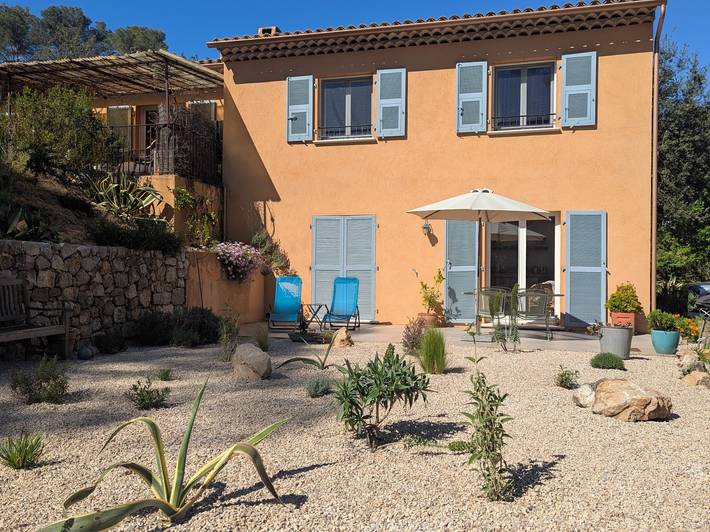Gîte pour 4 personnes, avec piscine