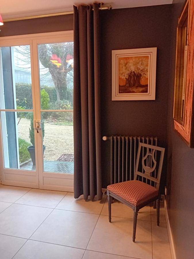 King Room with Garden View in Provins, Seine-et-Marne