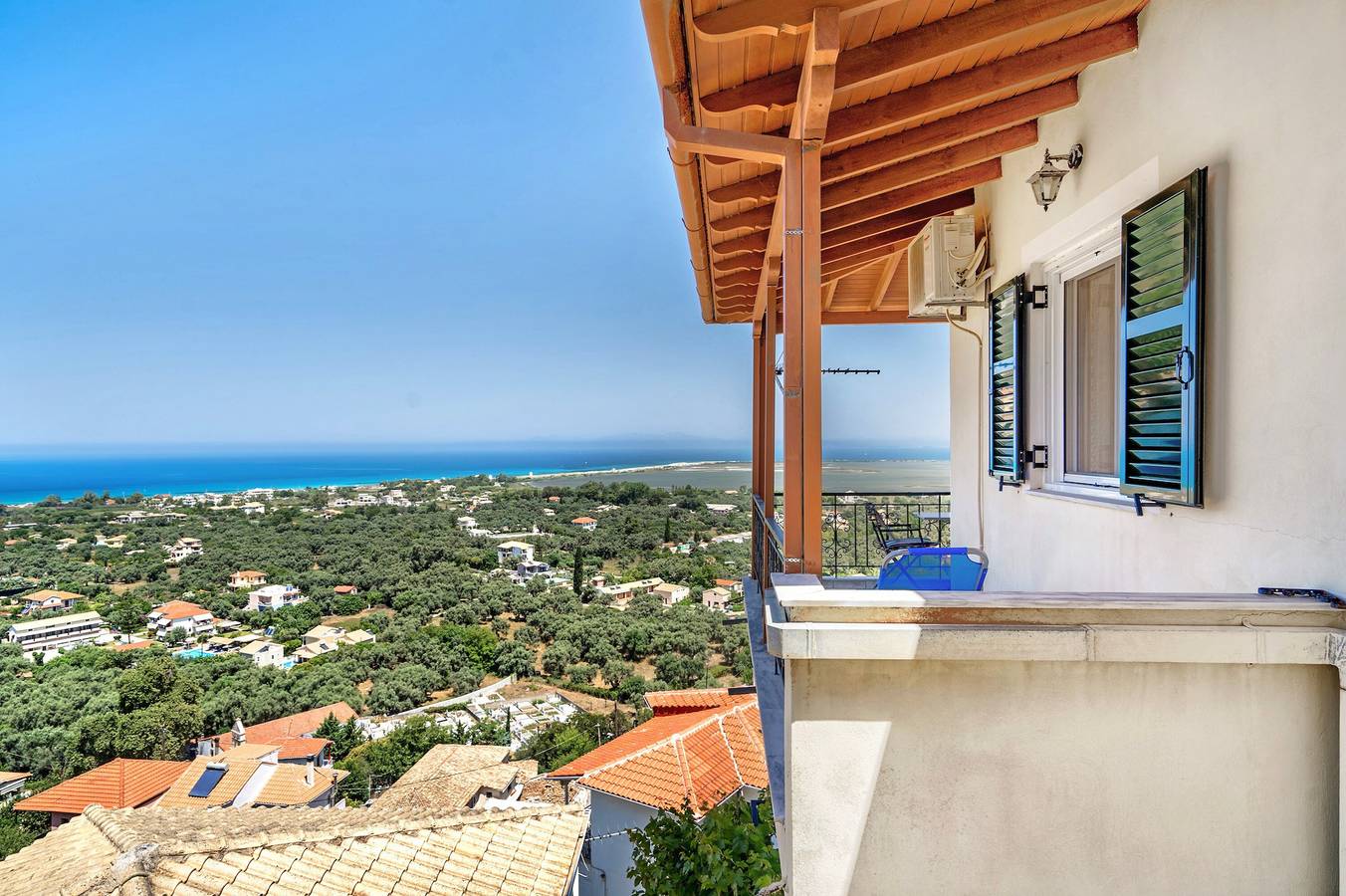 Entire apartment, Apartment "Lefkothea 2" with Sea View, Balcony & Wi-Fi in Frini, Lefkada City