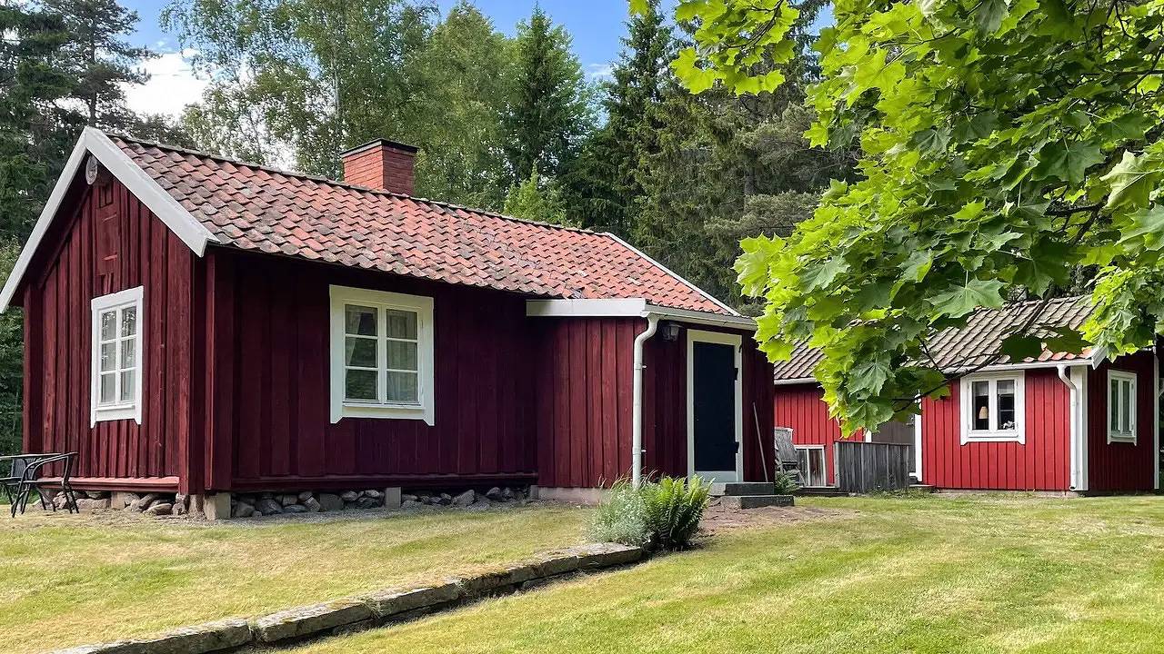 Hus för 4 Personer med trädgård in Södermanland