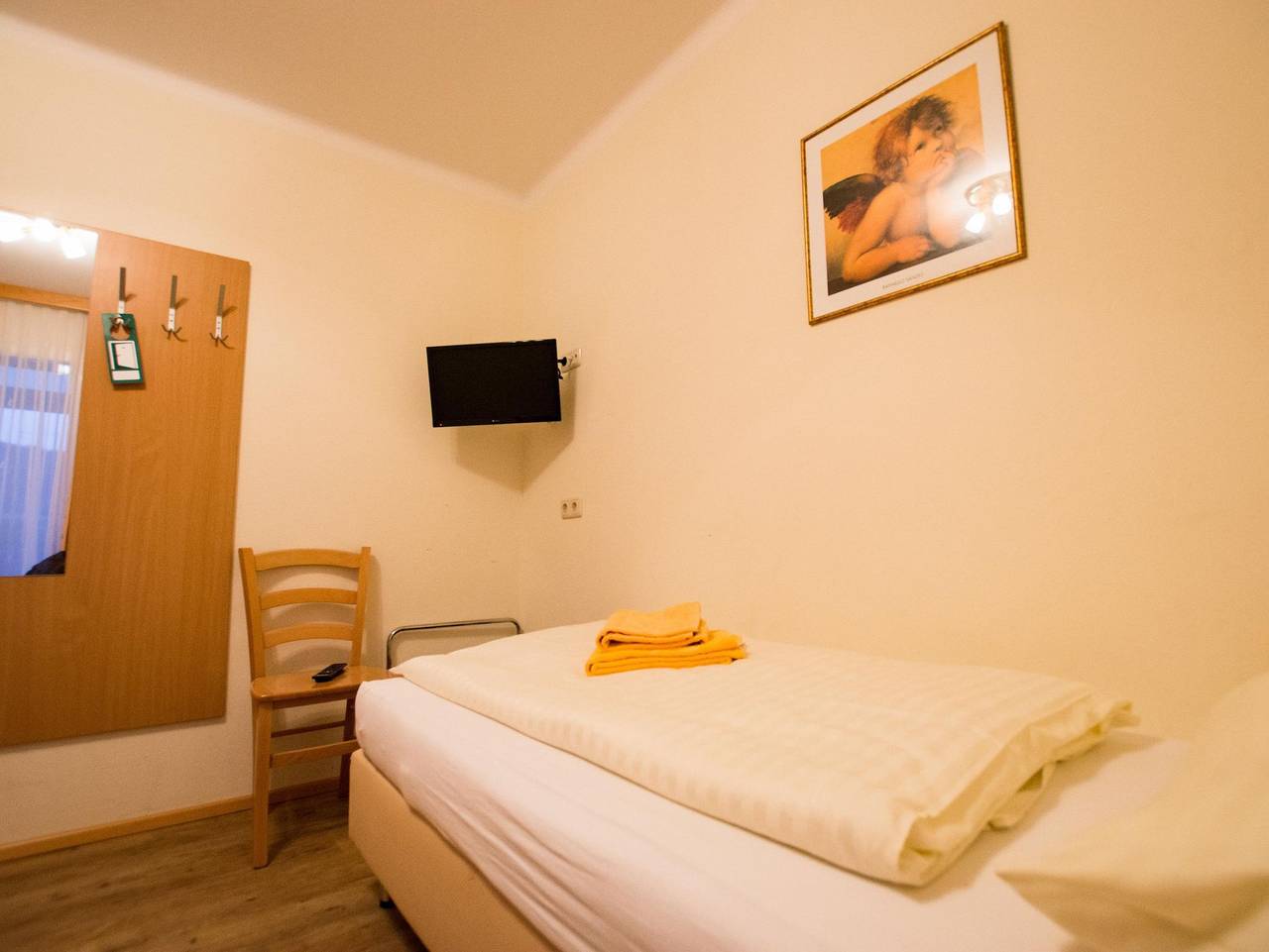 Ganze Ferienwohnung, Gästehaus Leypold - Dreibettzimmer Nr. 119, Dusche, Wc in Murau, Murau (Kreischberg)