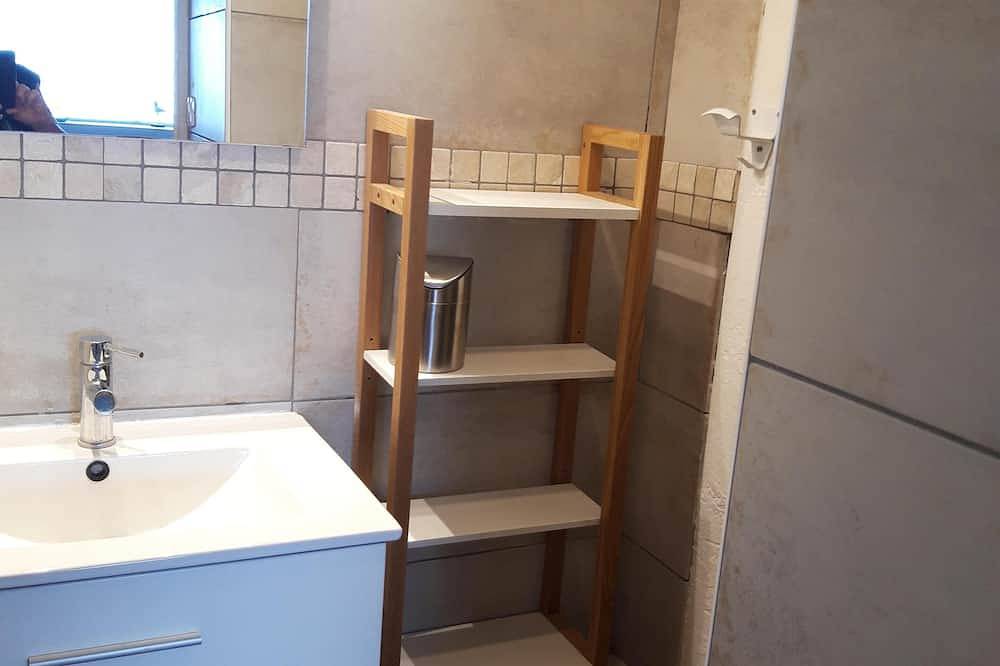 Entire apartment, La Bassure de Baas-Apartment-Traditional-Ensuite with Bath-Sea view in Ambleteuse, Boulogne-sur-Mer region
