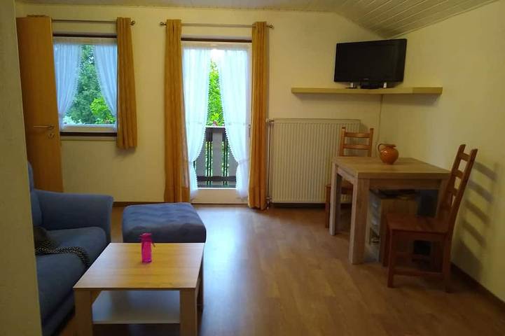 Ferienhaus für 2 Personen, mit Garten und Whirlpool sowie Balkon - 1