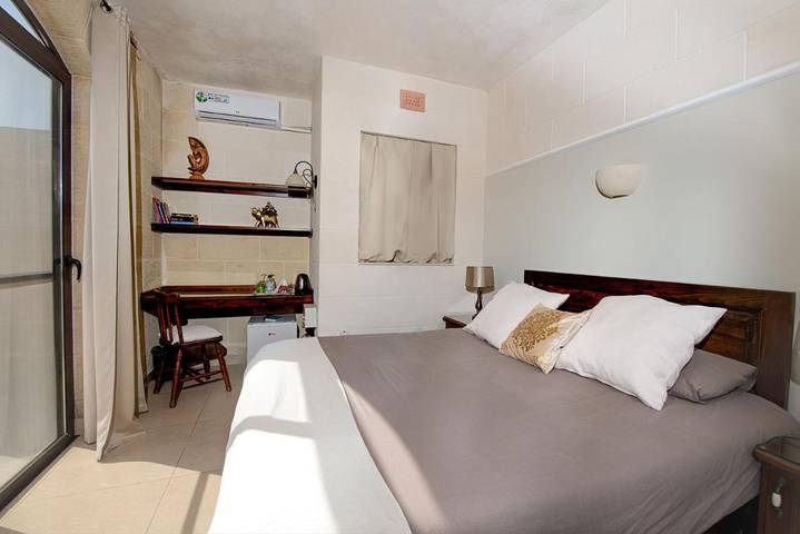 Chambre d’hôte pour 2 personnes, avec vue ainsi que piscine et balcon dans Xaghra - 4