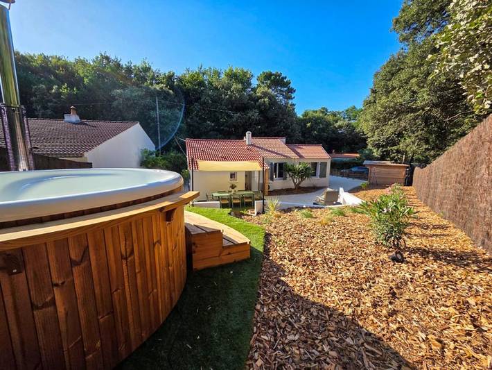 Maison d’hôte pour 8 personnes, avec Jacuzzi et Terrasse ainsi que Jardin et Vue à Jard-sur-Mer - 4
