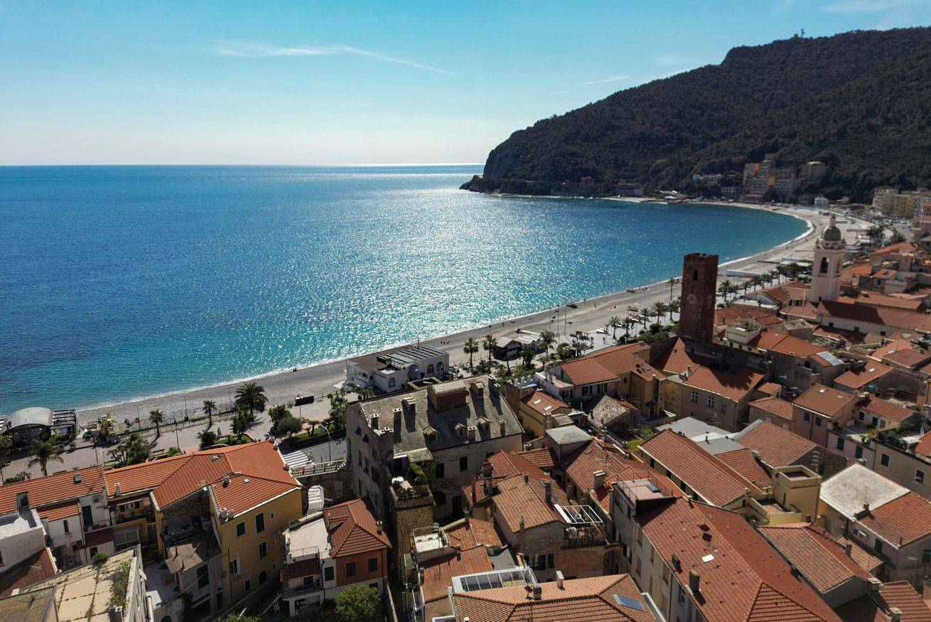[Villa Histórica 1] Vista Mar y Parking in Noli, Riviera di Ponente
