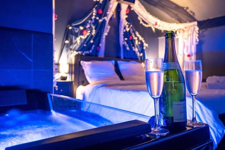Apartamento de vacaciones para 4 personas, con balcón y jacuzzi - 1