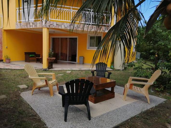 Gîte pour 4 personnes, avec piscine ainsi que jardin et vue à Le François - 3