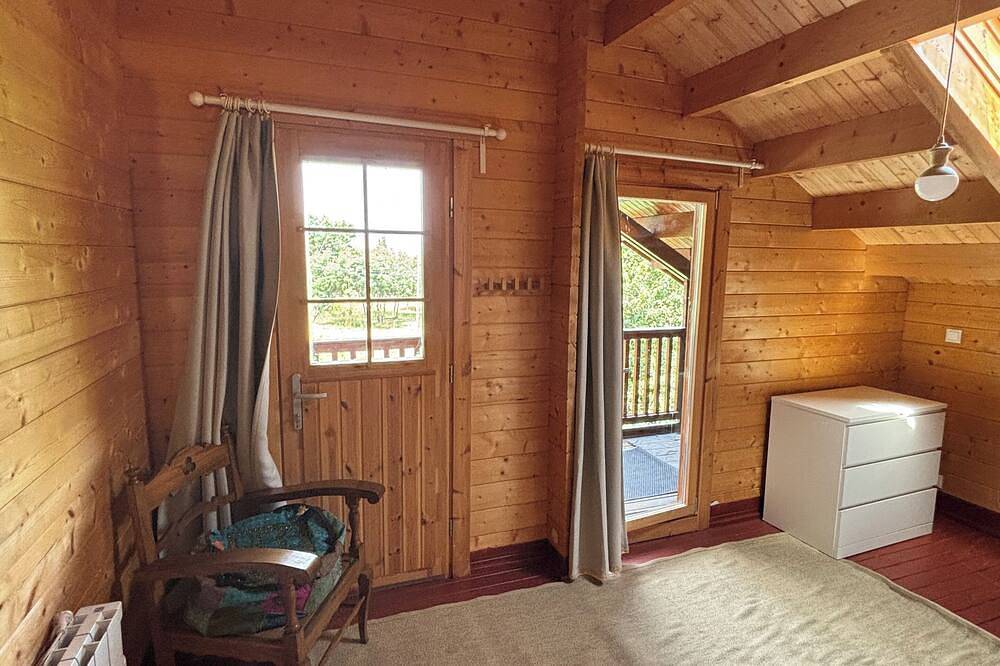 Log cabin La Huerta in Rascafría, Sierra de Guadarrama