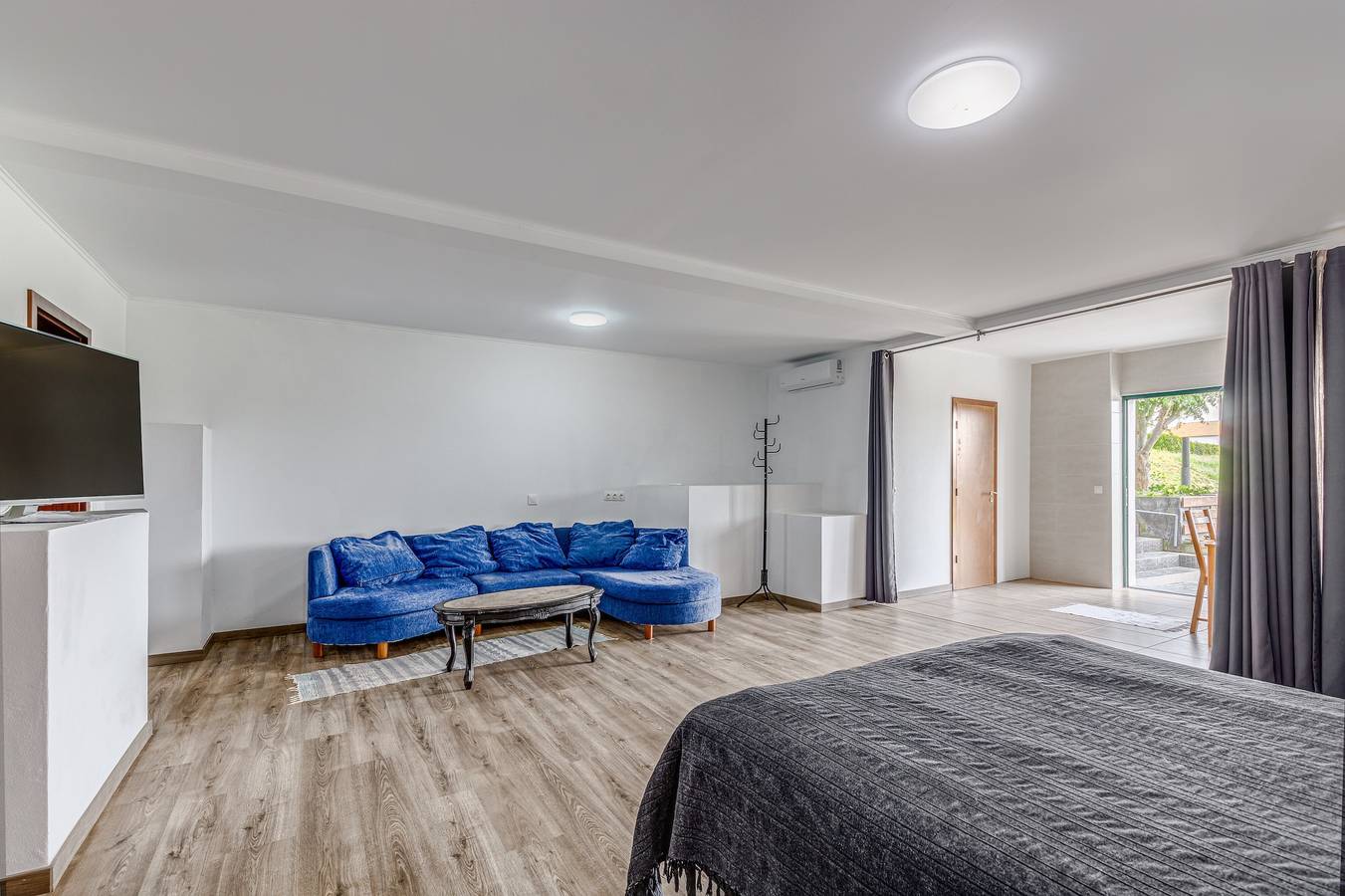 Appartement entier, Appartement 'Apartamento T2 Praia Do Almoxarife' avec vue sur la mer, Wi-Fi et climatisation in Praia do Almoxarife, Faial