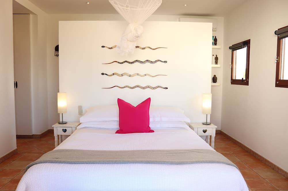 Boutique Spa Villa / Piscina estilo centro turístico completamente climatizada, Hammam, Trop Garden + Wifi in Villaverde, La Oliva