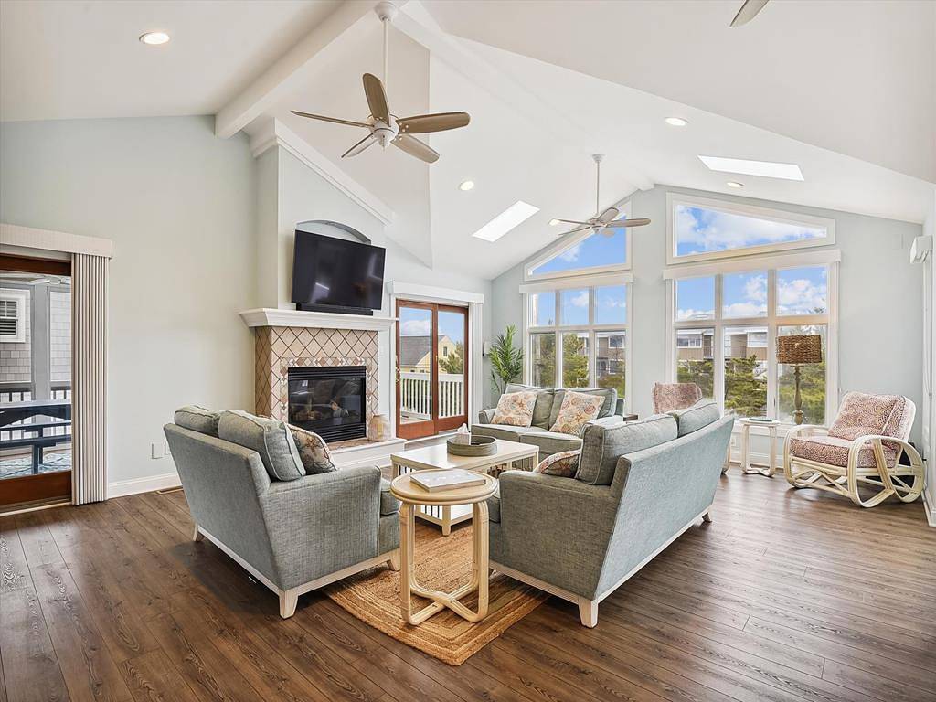 Vacation Rental for 14 Guests in Sea Colony, Bethany Beach