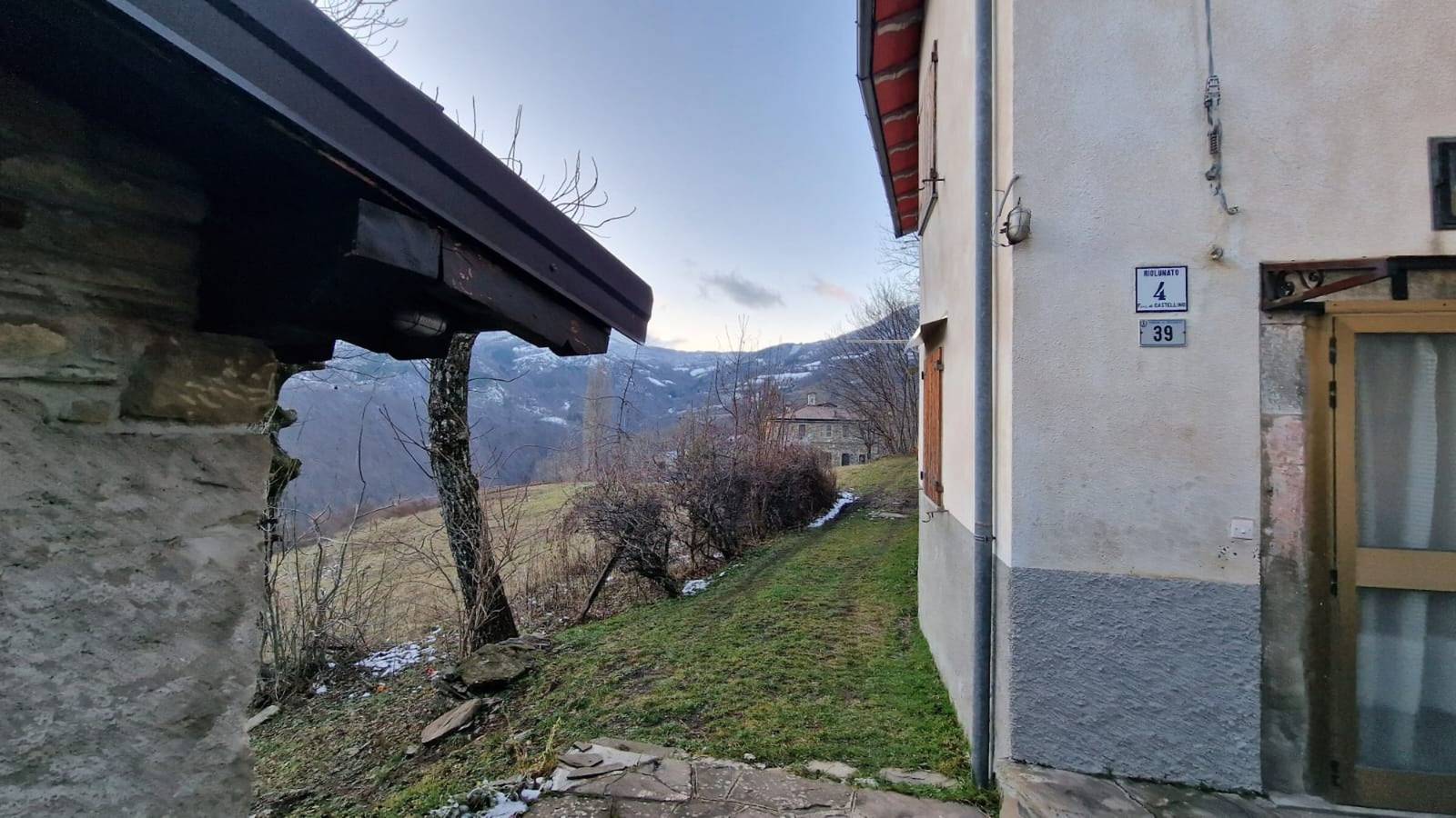 Casa Vacanze "Casetta Immersa nella Natura" con vista sulle montagne e giardino privato in Riolunato, Provincia di Modena