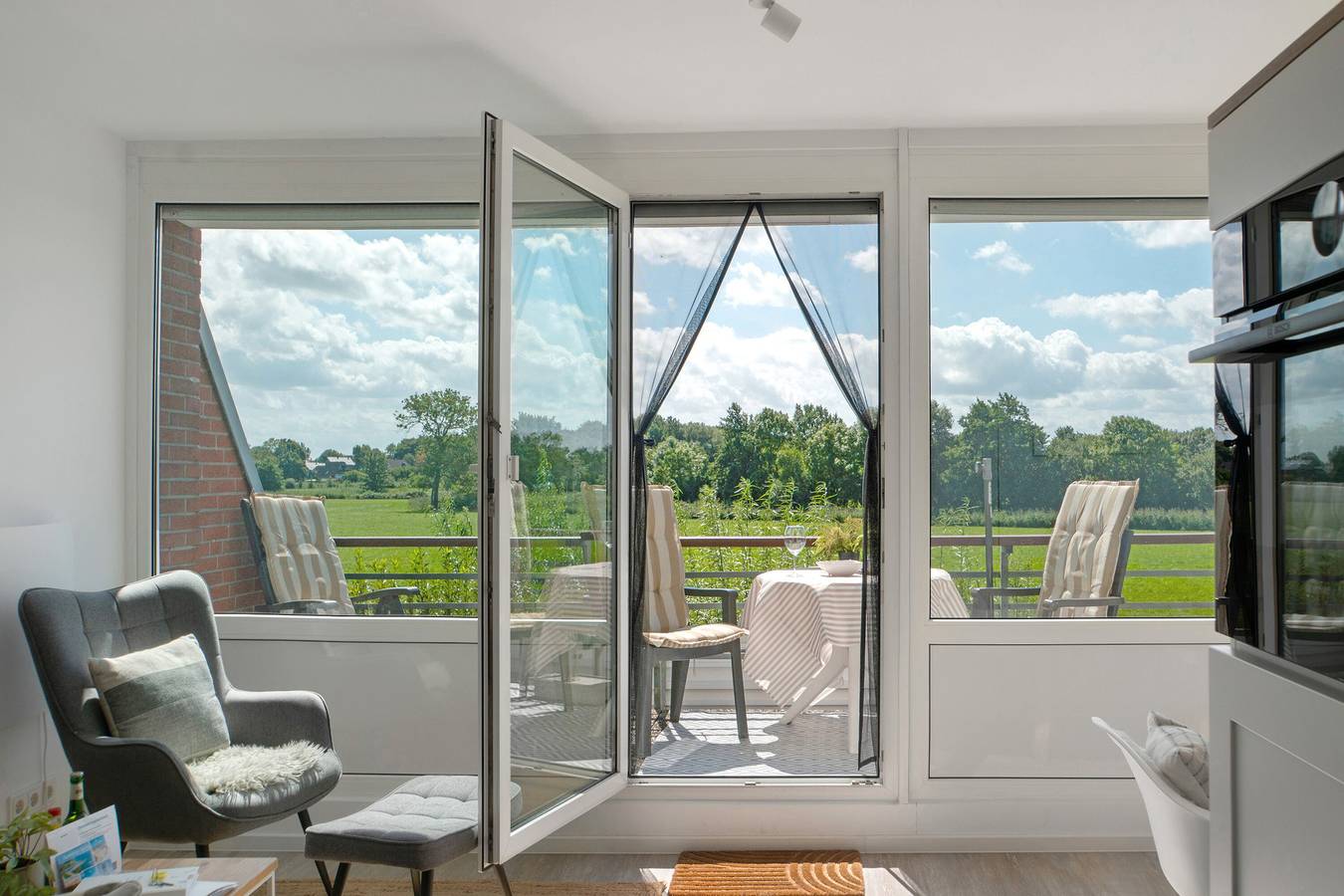 Ganze Wohnung, Ferienwohnung 'Deichblick - In 5 Min Am Meer' mit Balkon und Wi-Fi in Wangerland, Südliche Nordseeküste