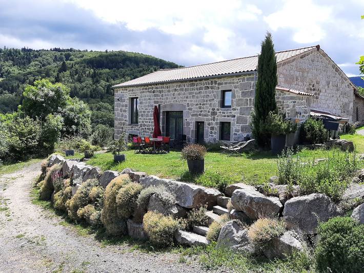 Location de vacances pour 10 personnes, avec Jardin dans Montbrison
