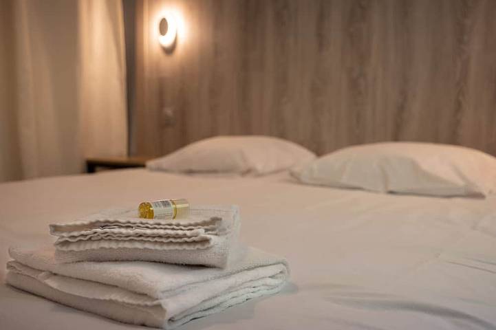 Location de vacances pour 6 personnes, avec piscine et terrasse, animaux acceptés à La Bastide-Clairence - 3