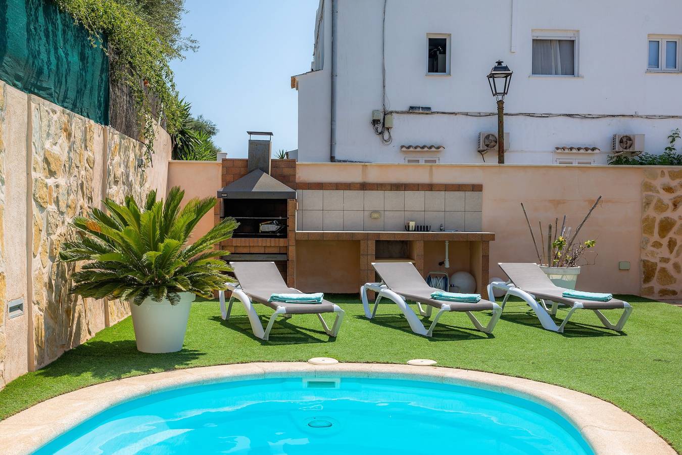 Modern and Comfortable Semi-Detached House in a Quiet Residential Area of Cala d'Or in Cala d'Or, Santanyí