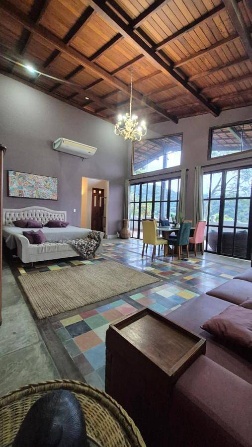 Casas e apartamentos de temporada para 2 pessoas, com piscina e vista e ainda jardim, com animais de estimação em Santa Teresa (RJ)