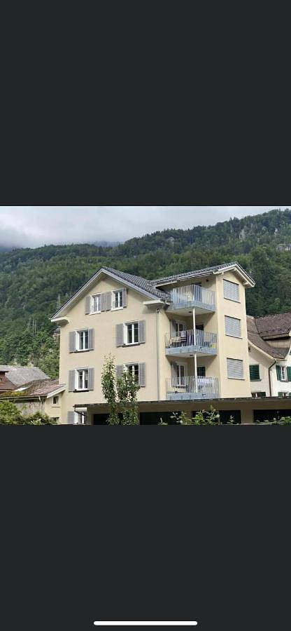 Ganze Wohnung, Wohnung am Postweg in Netstal, Glarus