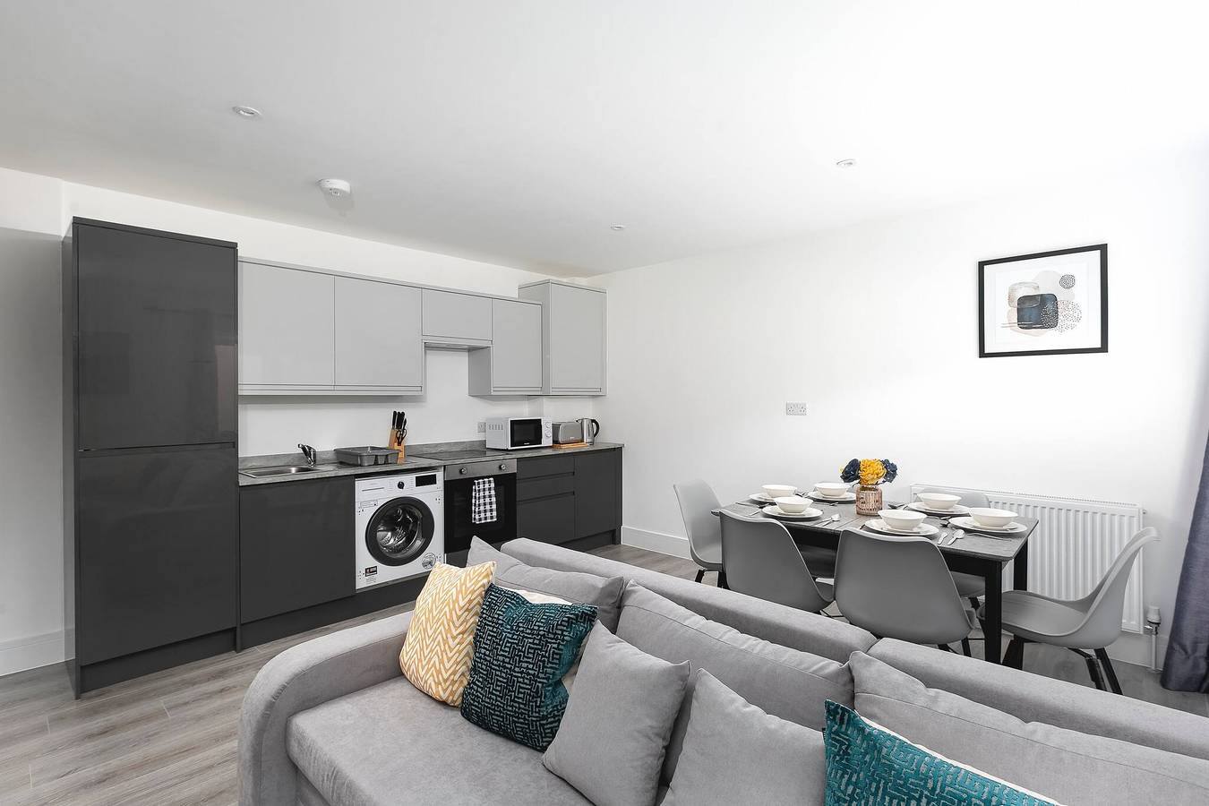 Entire apartment, Skyvillion vineyard Court, Enfield, 2 bed, with garden in London, South East England