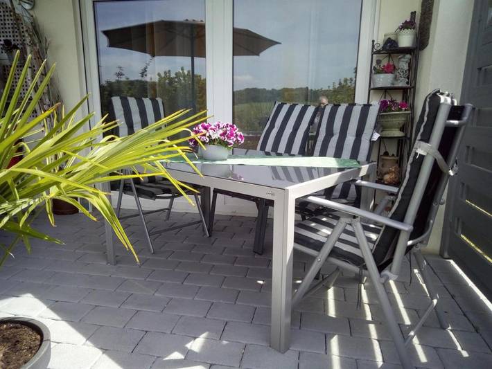 Ferienwohnung für 2 Personen, mit Balkon und Terrasse sowie Garten