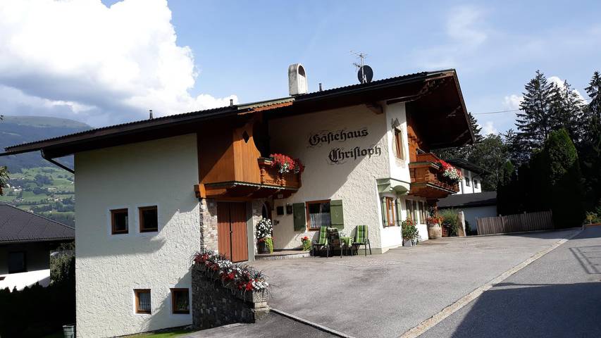 Location de vacances pour 8 personnes, avec balcon ainsi que sauna et jardin à Ried im Zillertal - 3