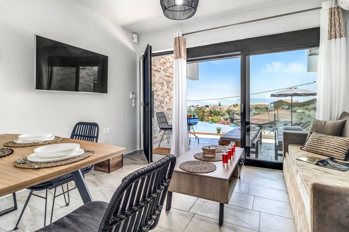Gehele studio, Studio Appartement 'Oceanida Penelope Lyxury Suite' met Uitzicht op Zee, Wifi en Airconditioning in Nikiana, Alexandros