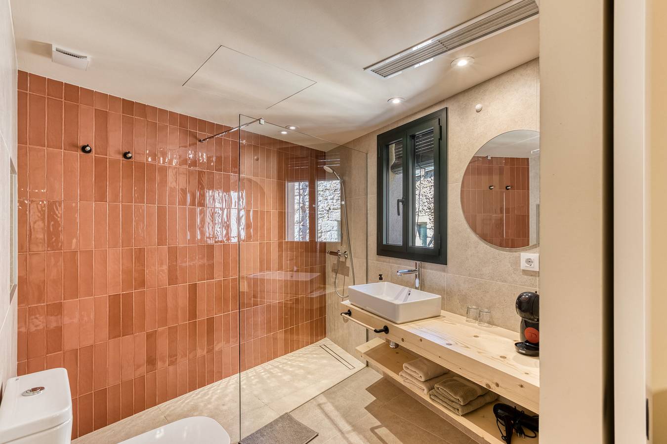 Bed and Breakfast 'Montgrí Habitació' con Wi-Fi y Aire Acondicionado in Forallac, Costa Brava