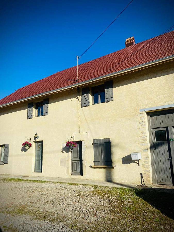 Villa pour 12 personnes, avec piscine et jardin, animaux acceptés dans le Jura - 2