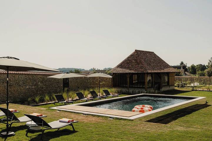 Location de vacances pour 18 personnes, avec jardin et piscine à Écos