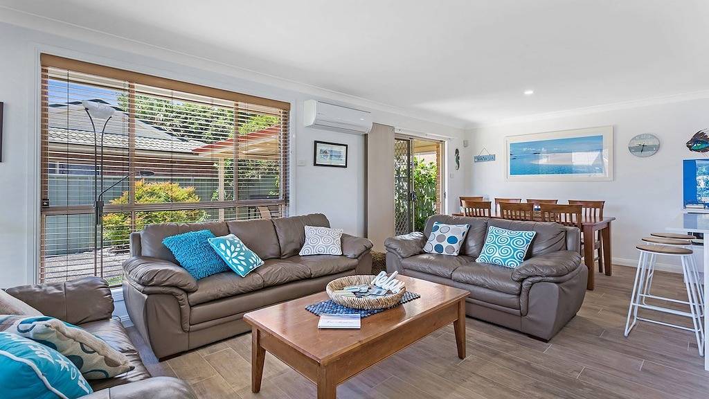 Chill Out at Fingal - Jellicoe Close - Pet Friendly Duplex in Fingal Bay in Fingal Bay, Hunter Valley