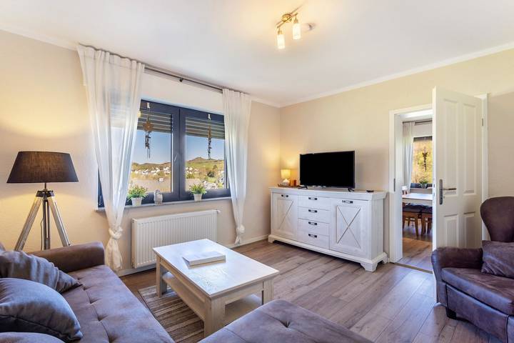 Geheel appartement, Appartement 'Landblick' met privétuin en wifi in Hoppecke, Brilon