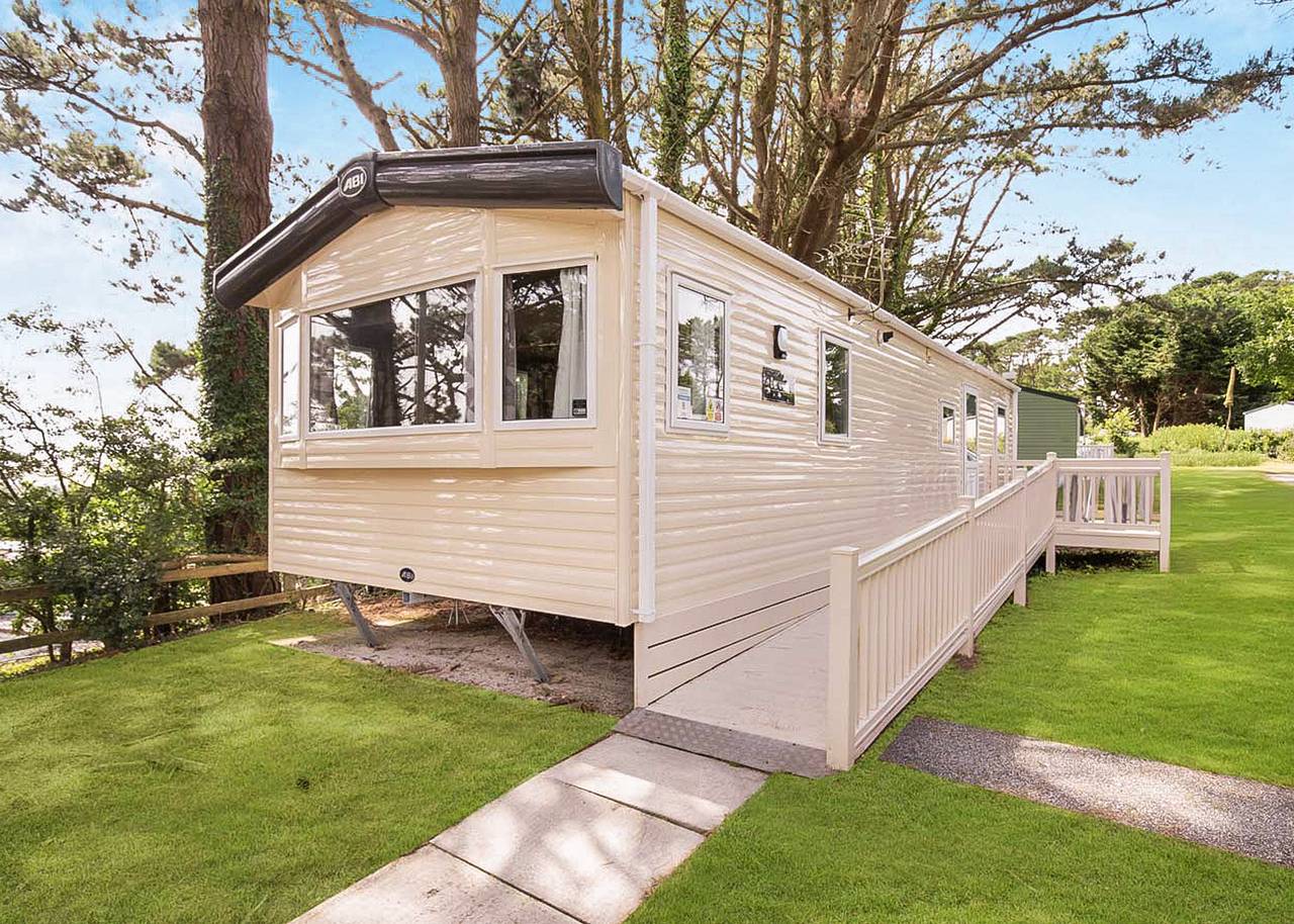Silver Premium Caravan with parking in Bowness-on-Windermere, Lake District