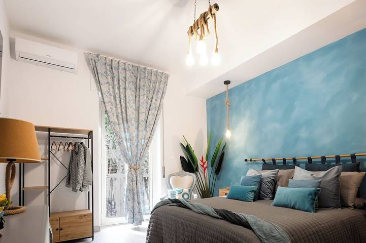 Charming 2-bedroom house with AC in Castellammare di Stabia. in Castellammare di Stabia, Sorrento Coast