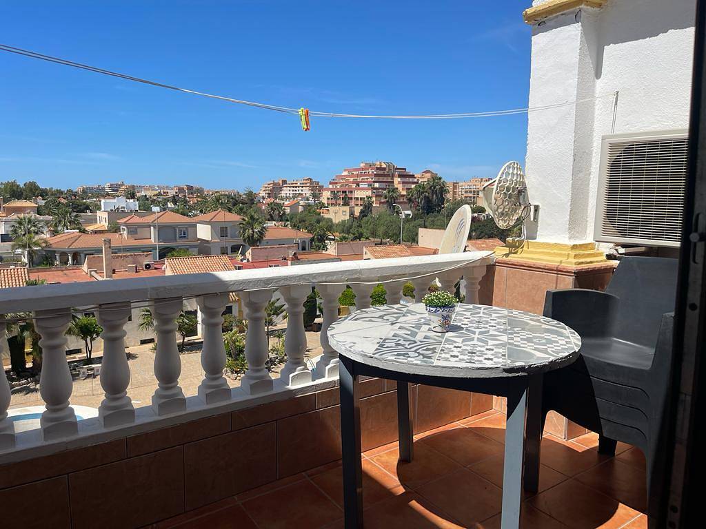 Apartamento entero, Apartamento vacacional "Roquemar Dreams 435" cerca de la playa con piscina compartida y Wi-Fi in Playa La Bajadilla, Roquetas de Mar