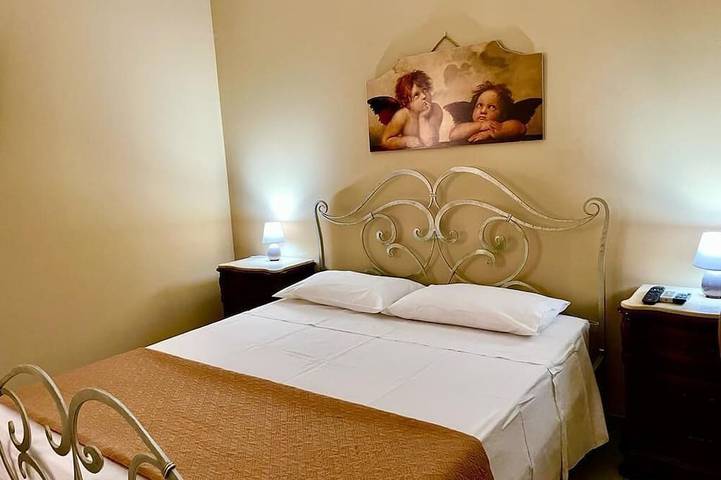 Strelitzia house with heated swimming pool from December 2024 and garden in Avola, Siracusa e dintorni